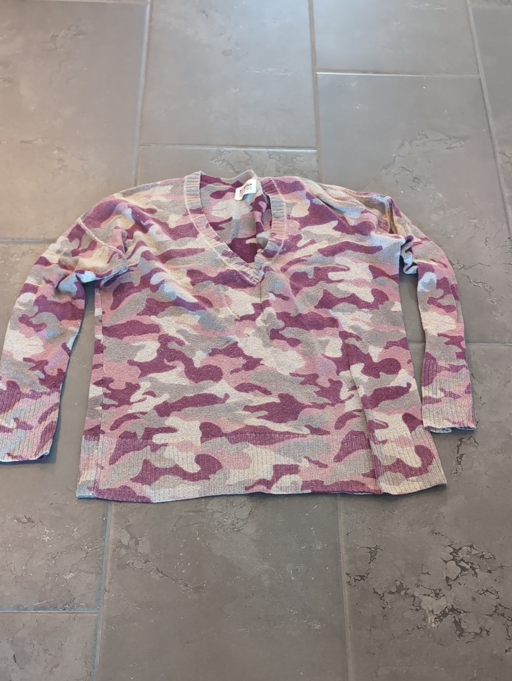 Women’s Cashmere 27 Miles Purple Camo V-Neck Sweater